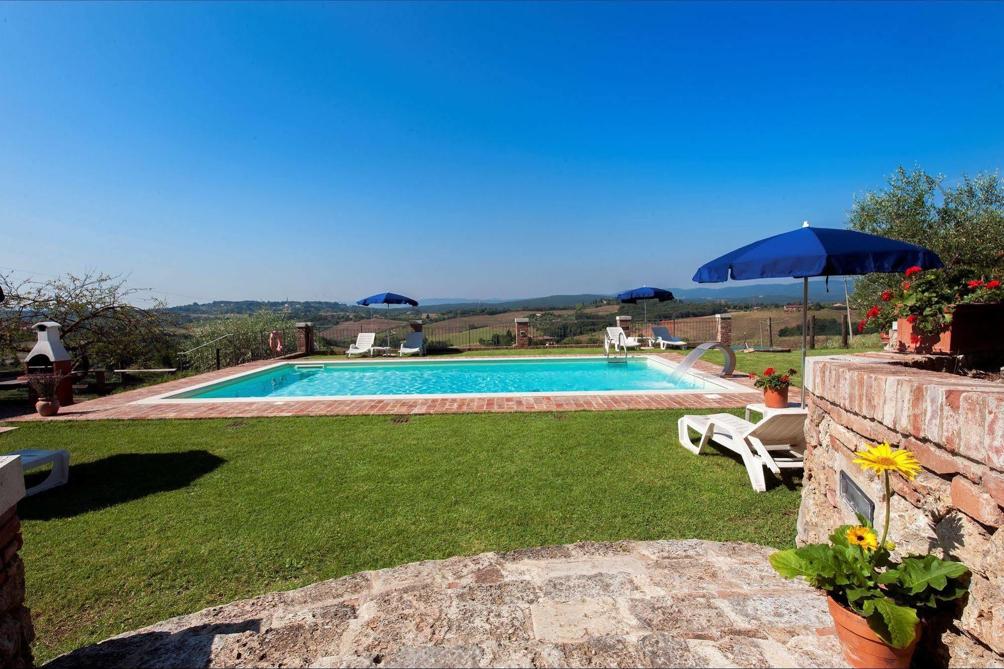Casale Virgili 5*