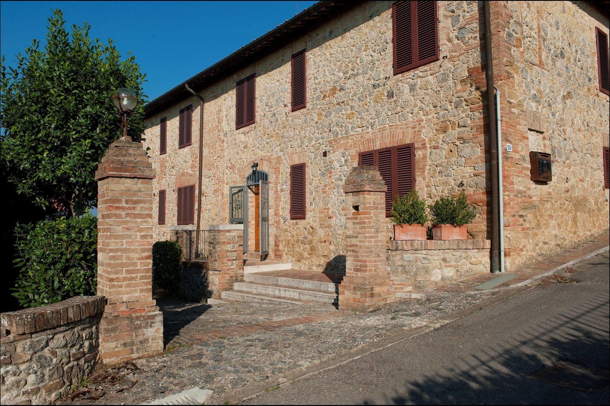 Casale Virgili 5*